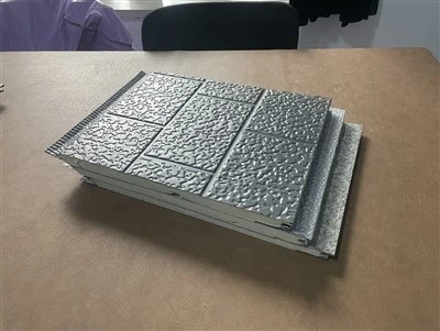panneau isolant en métal sculpté